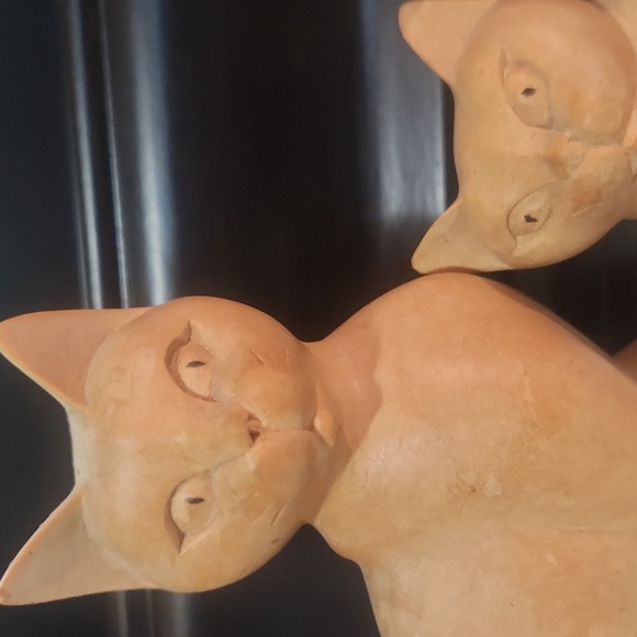 2 handcarved wood cat figures - Picture 2 of 6